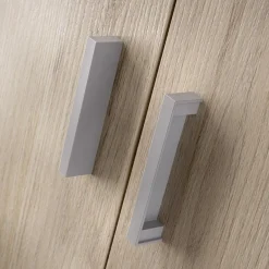 Armadio 78x190h cm due ante con ripiani multiuso vano porta scope legno Ander