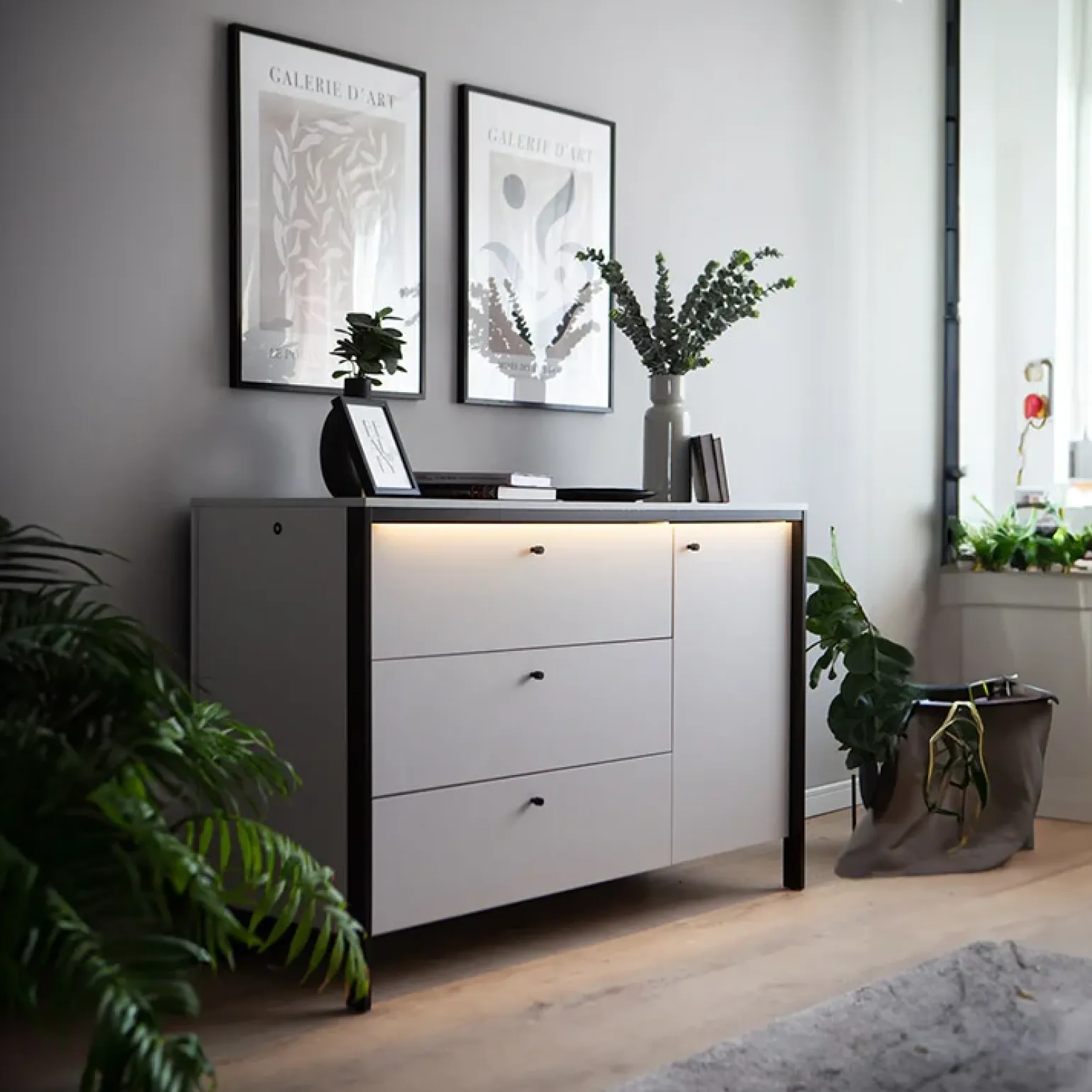 Comò 136x91h cm 1 anta 3 cassetti con LED grigio nero Luna