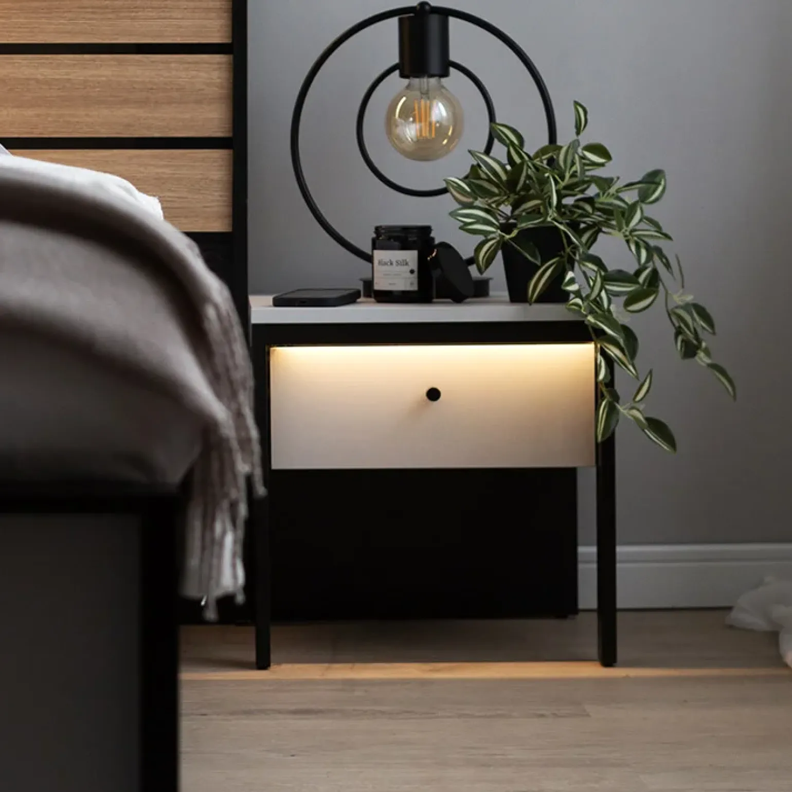 Comodino 40x40h cm 1 cassetto con LED grigio nero Luna