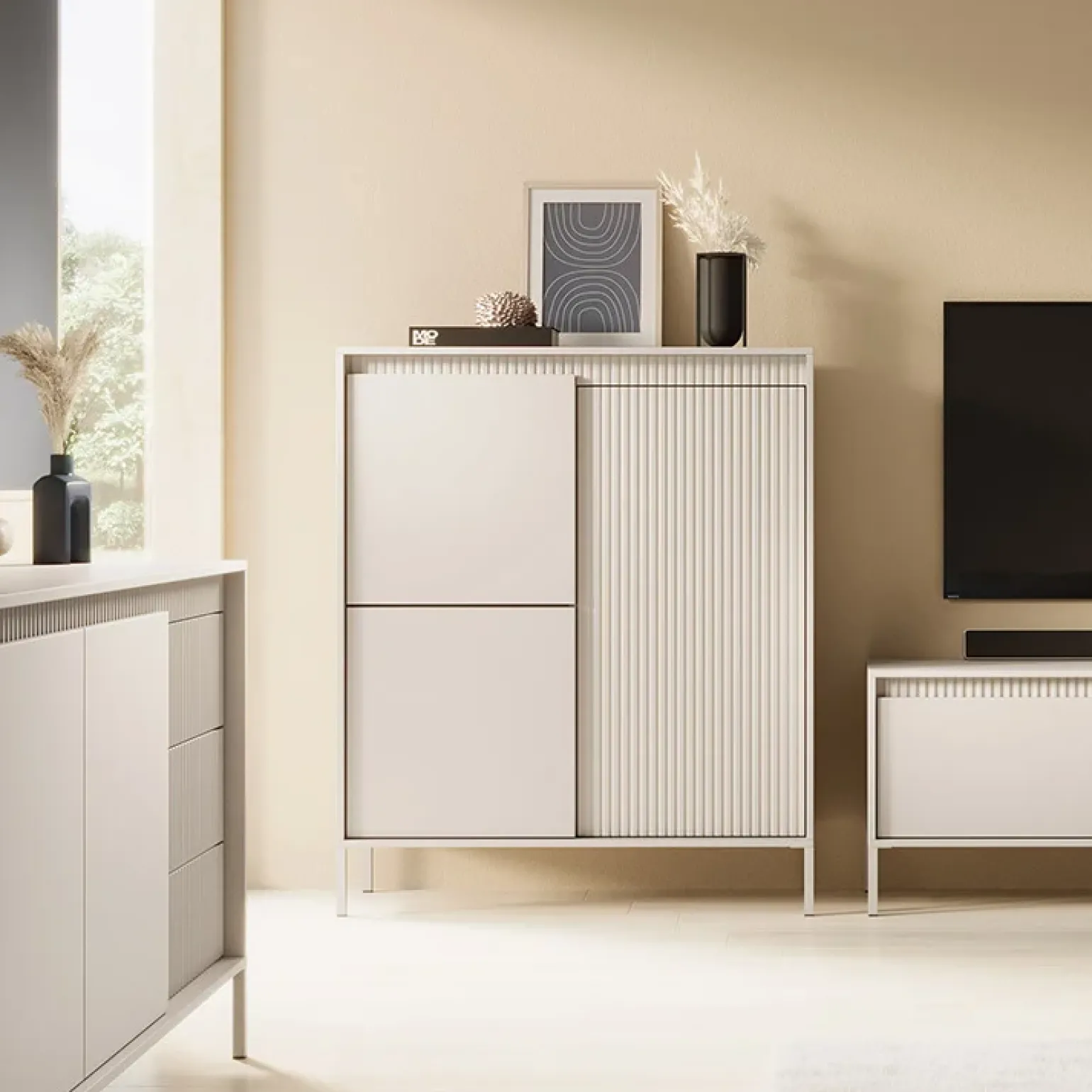 Credenza alta 104x124h cm 3 ante beige cannettato Ciar
