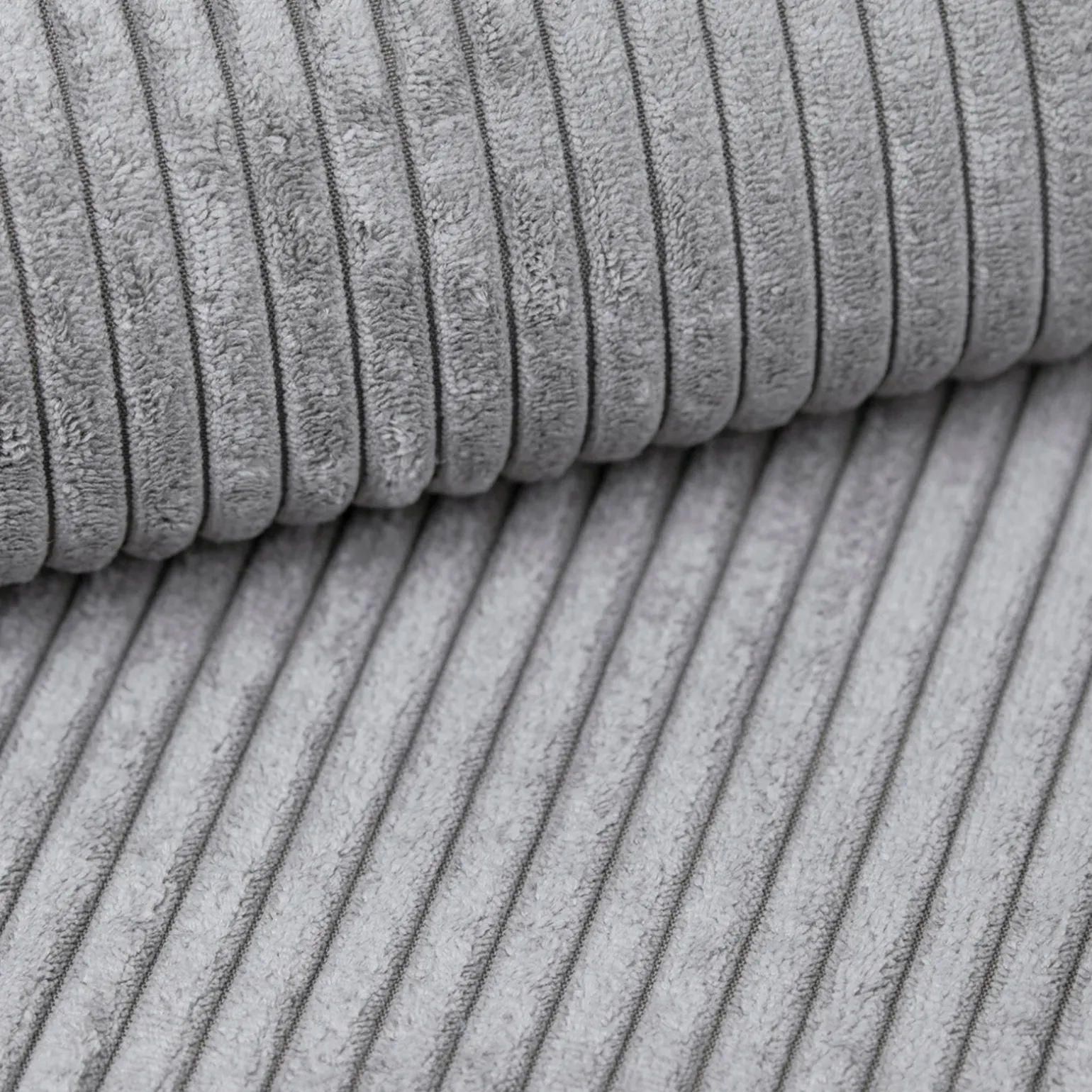 Divano letto 3 posti 257x106cm velluto a coste grigio chiaro Snuggle