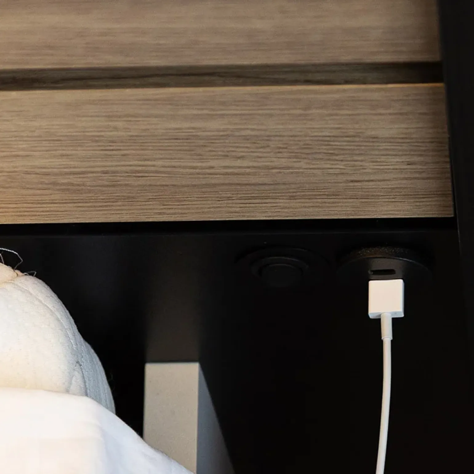Letto oversize contenitore 180x200cm con LED e presa USB-C grigio nero rovere Luna