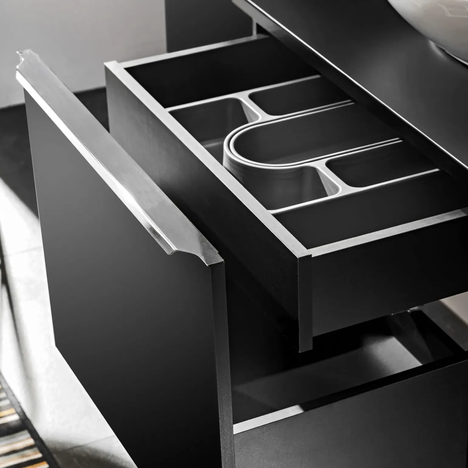 Mobile bagno sospeso 120cm con 2 lavabi, specchio e colonna nero Serif