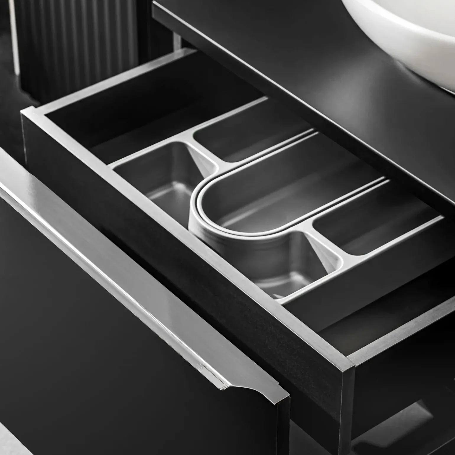 Mobile bagno sospeso 140cm con 2 lavabi, specchio e colonna nero Serif