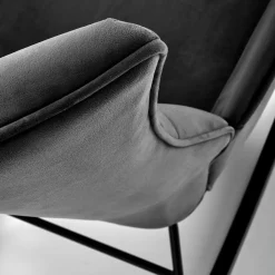 Poltrona a dondolo relax imbottita in velluto nero Nanna