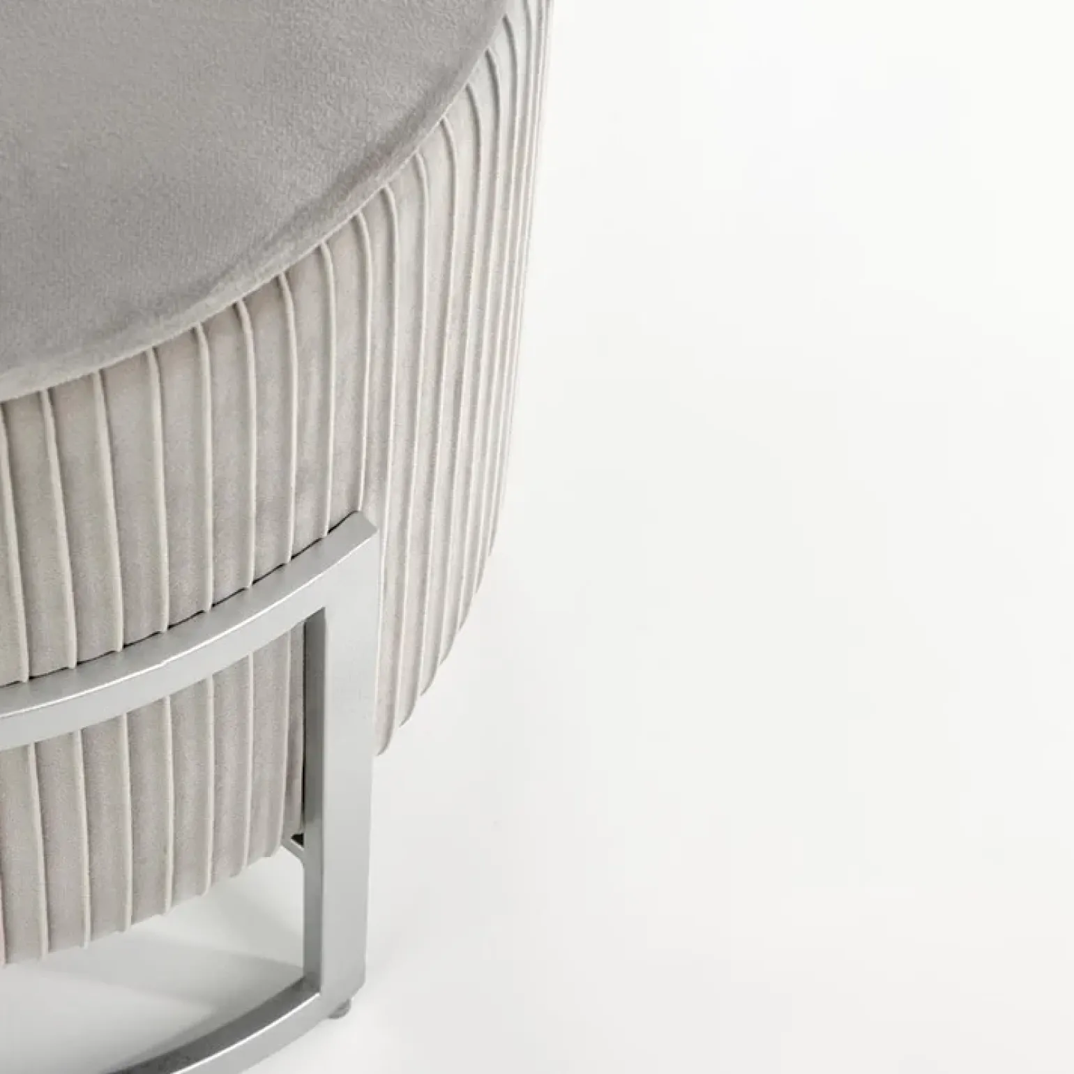 Pouf da salotto contenitore in velluto grigio chiaro Franklin
