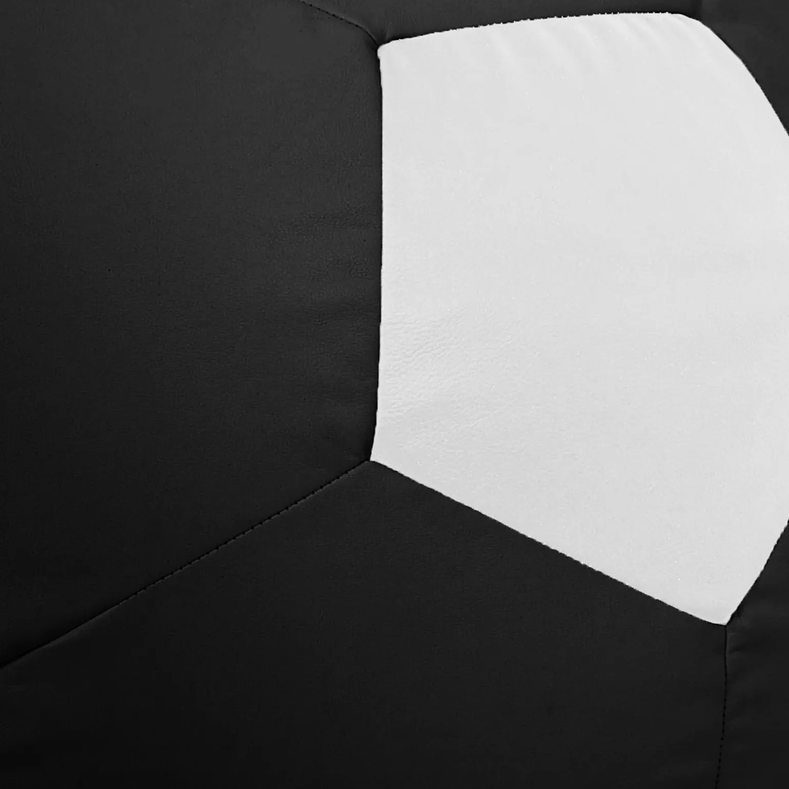 Pouf poltrona sacco palla da calcio ecopelle nero bianco Lionel