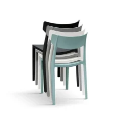 Sedia da pranzo impilabile moderna in polipropilene nero Hans