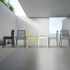 Sedia da pranzo impilabile moderna in polipropilene bianco Nature