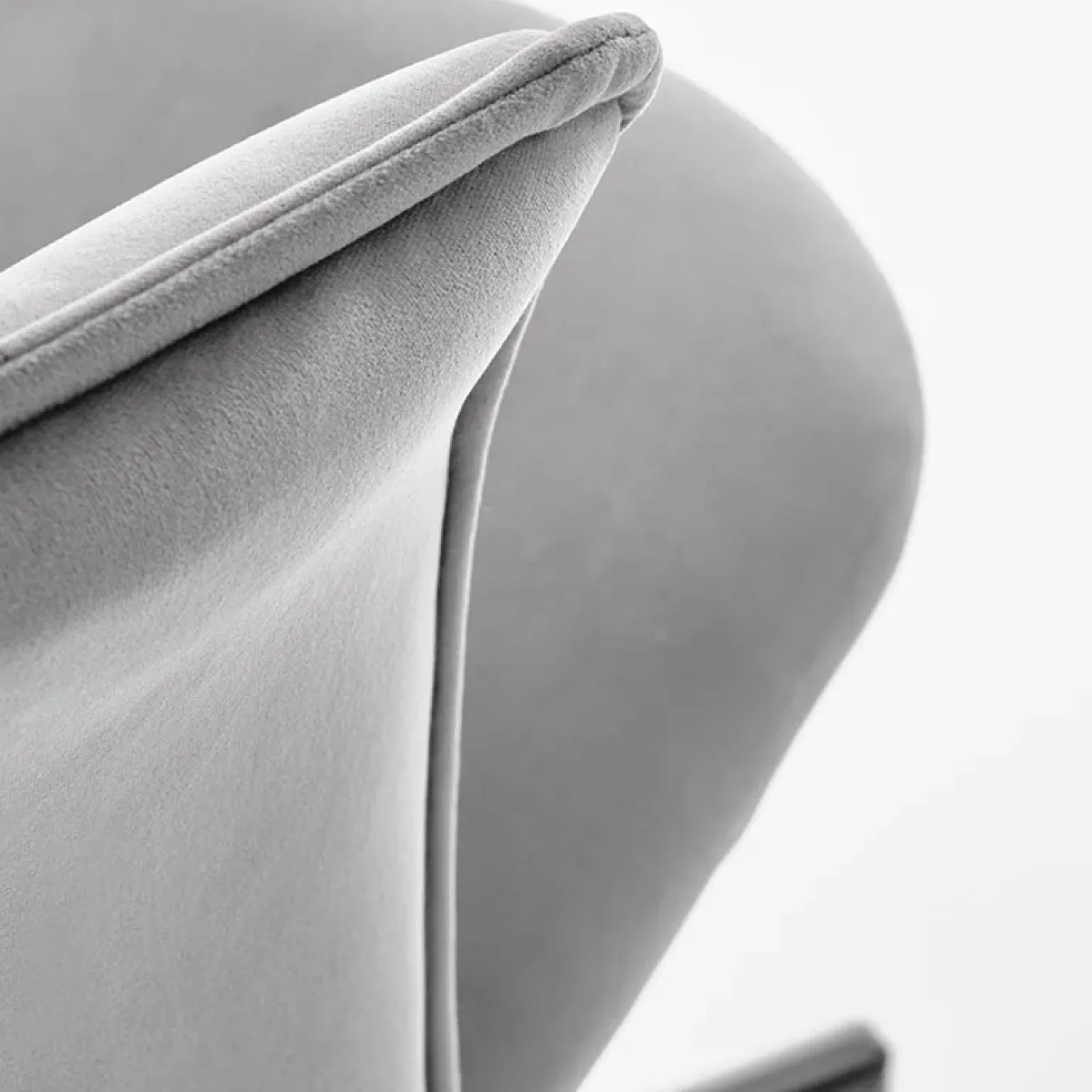 Sedia moderna con braccioli regolabile in velluto grigio Dionisia