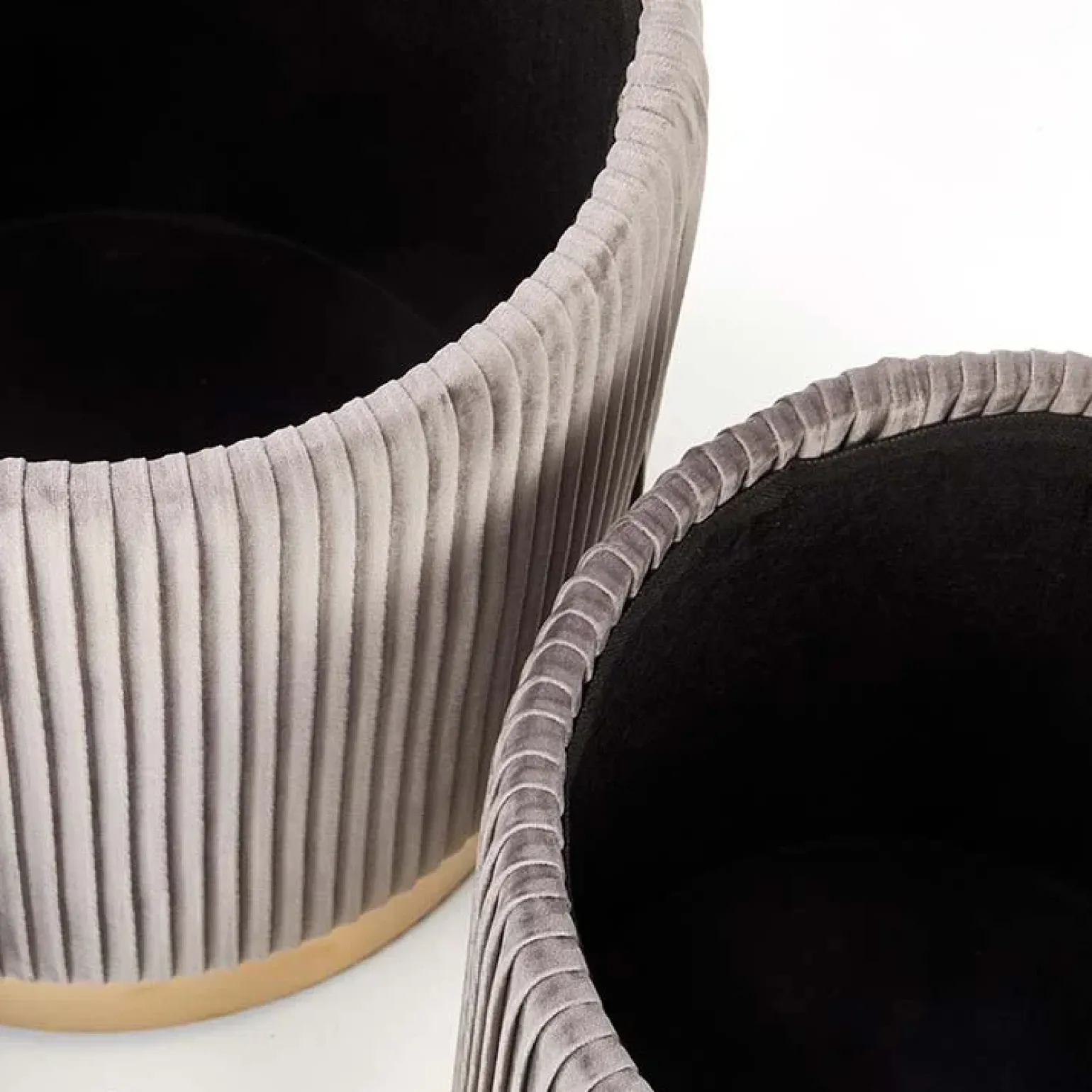 Set 2 pouf rotondi contenitore in velluto acciaio cromato oro Cubal